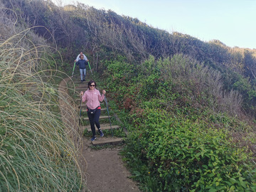 La marche active avec Bâtons BungyPump sur la côte Basque