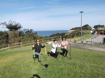 La marche active avec Bâtons BungyPump sur la côte Basque
